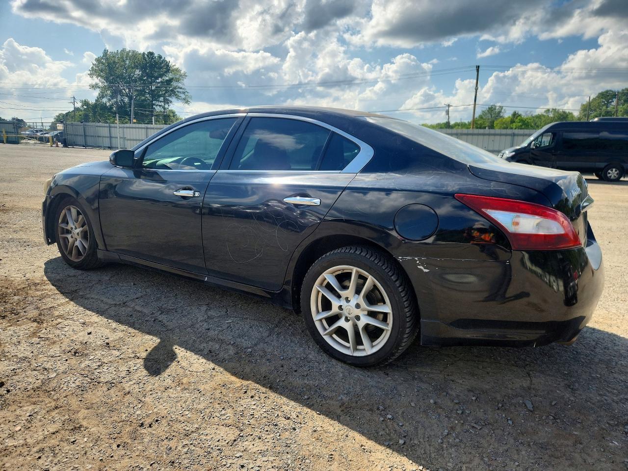 2011 Nissan Maxima 3.5 S - Фото 2