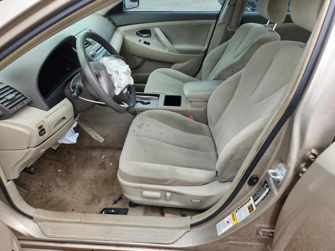 2009 Toyota Camry Le - Image 7