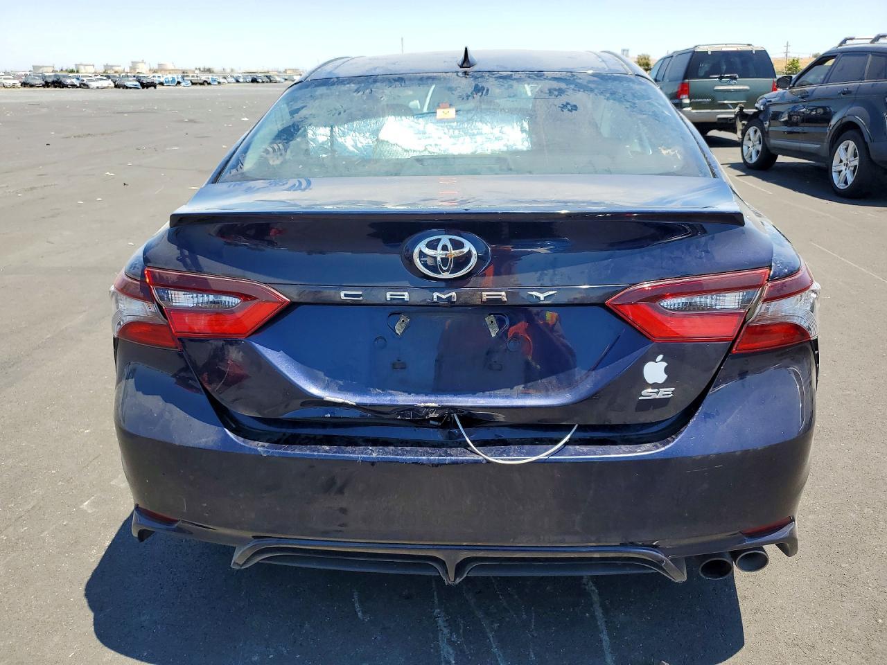 2022 Toyota Camry Se - Фото 6