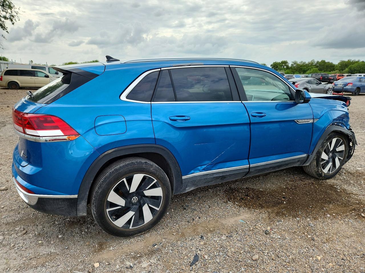 2024 Volkswagen Atlas Cross Sport Sel - Image 3
