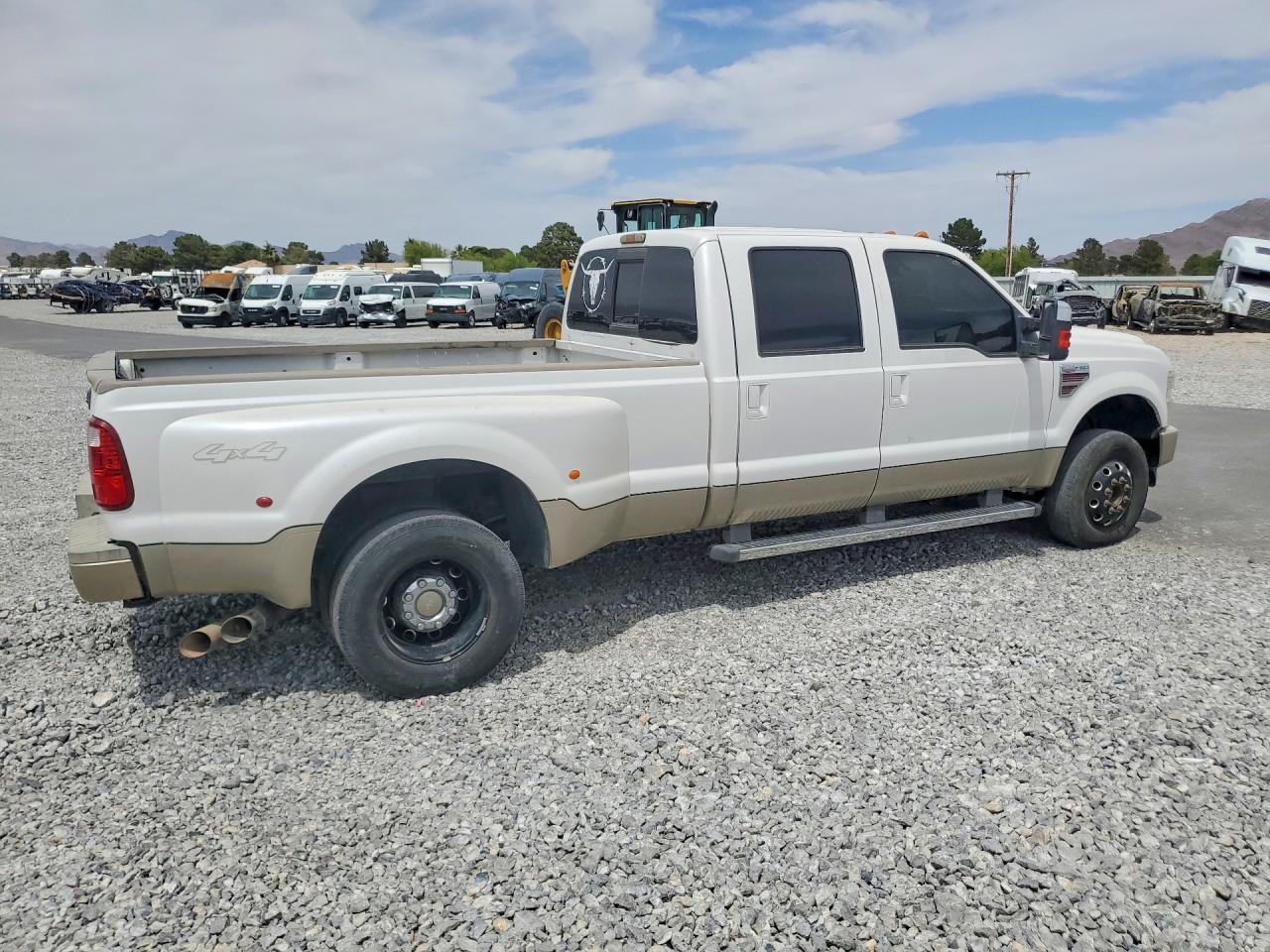 2010 Ford F350 Super Duty - Фото 3
