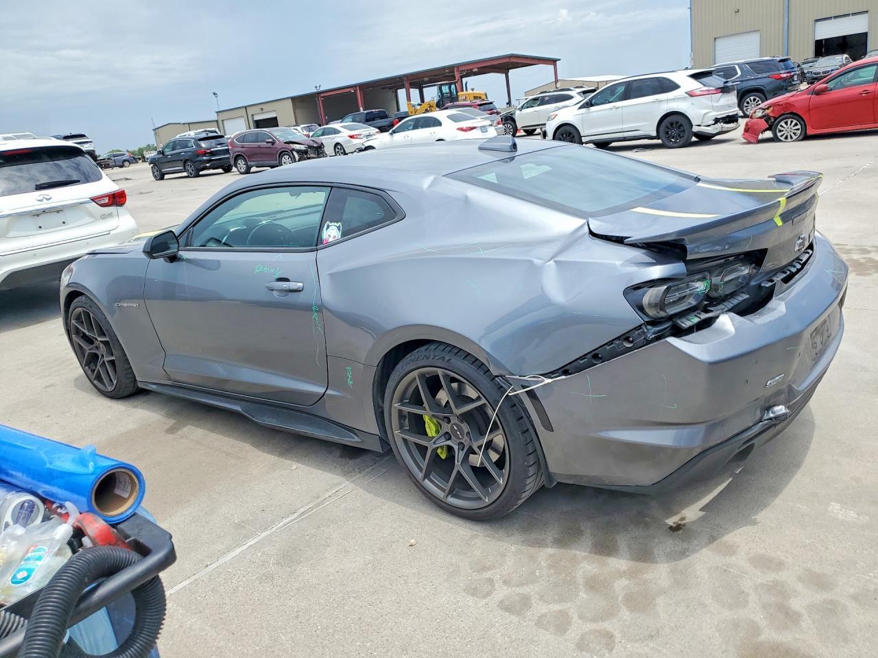 2020 Chevrolet Camaro Ss - Image 2
