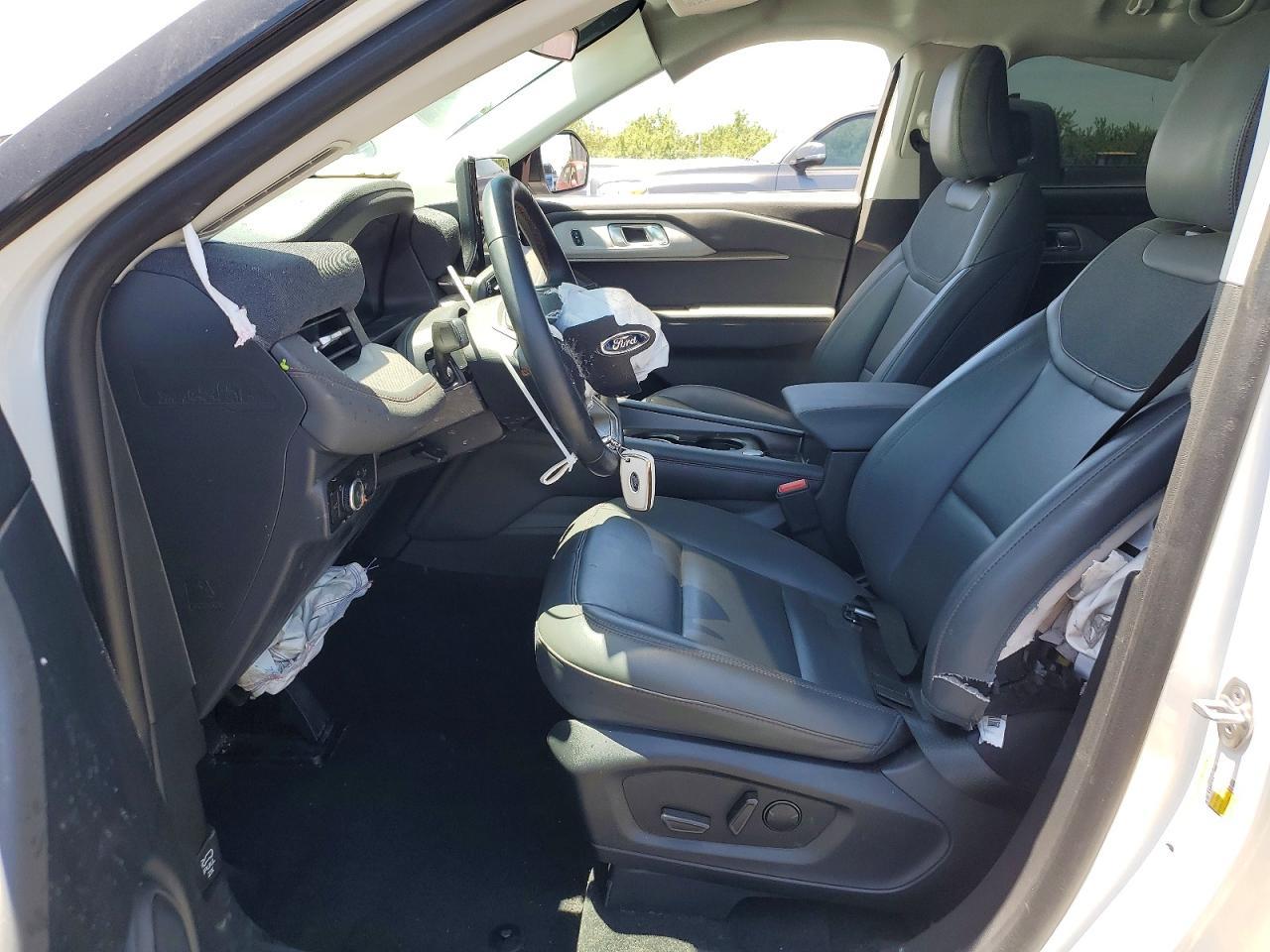 2025 Ford Explorer Active - Image 7