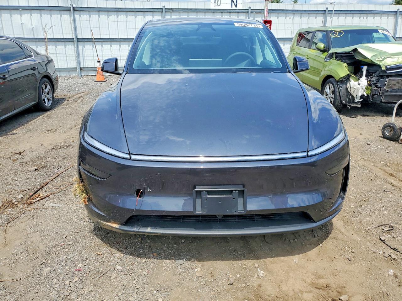 2026 Tesla Model Y - Фото 5