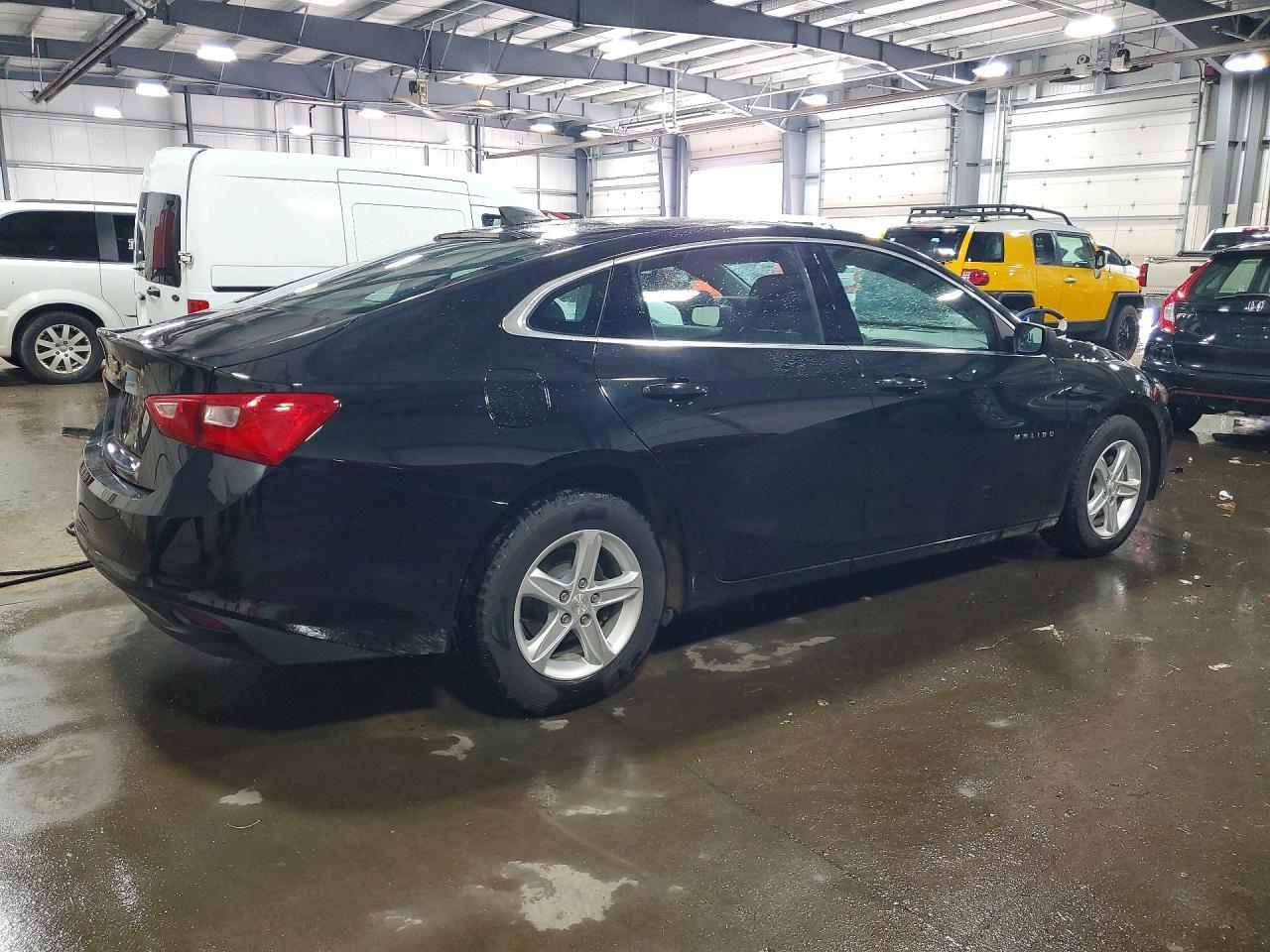 2020 Chevrolet Malibu Ls - Фото 3