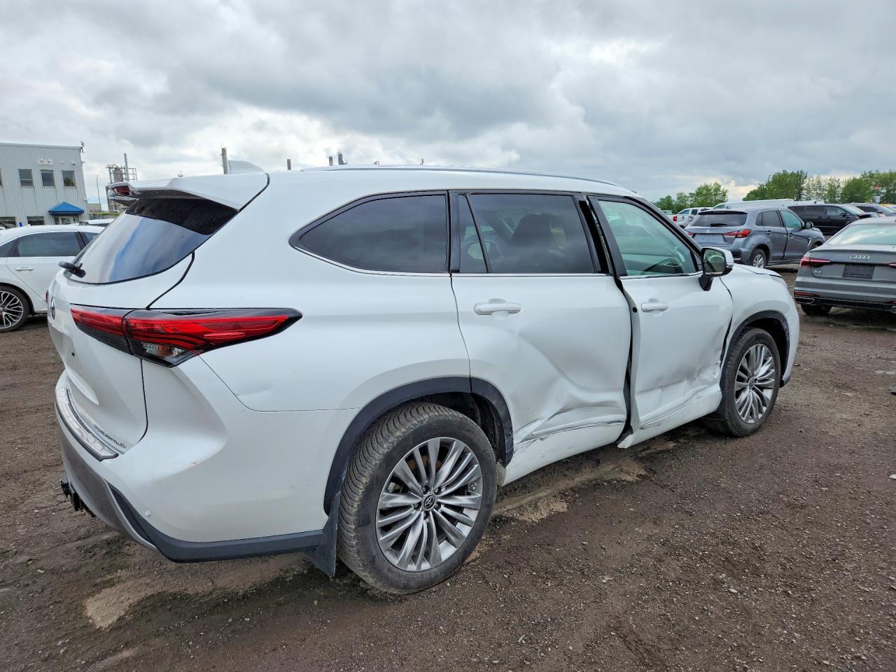 2022 Toyota Highlander Platinum - Фото 3