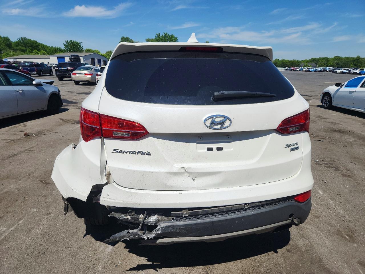 2016 Hyundai Santa Fe - Image 6