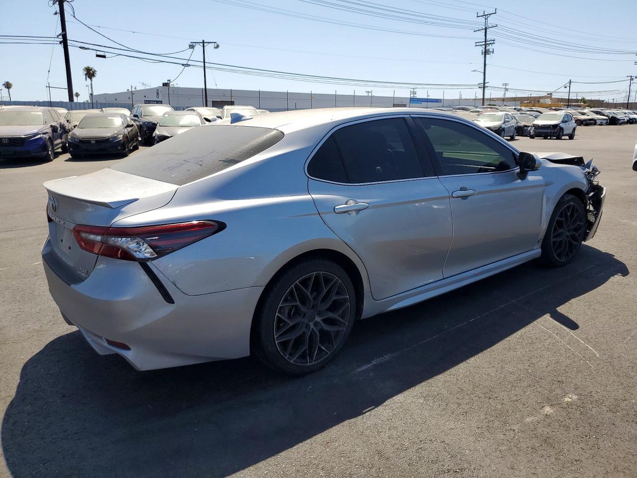 2022 Toyota Camry Xse - Image 3