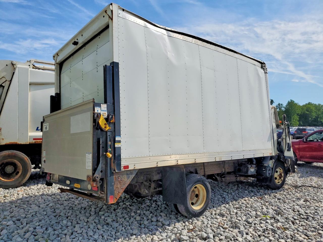 2020 Isuzu Npr Box Truck - Фото 3
