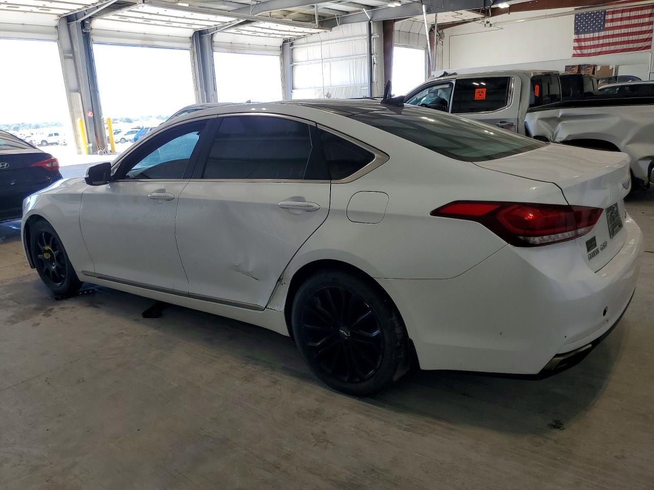 2015 Hyundai Genesis 3.8L - Фото 2