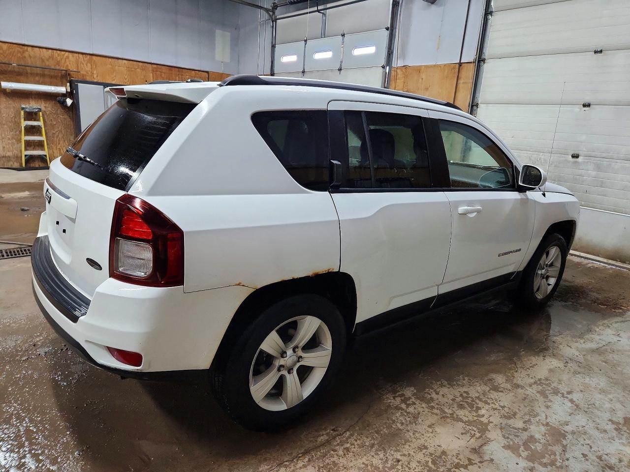 2015 Jeep Compass Latitude - Image 3
