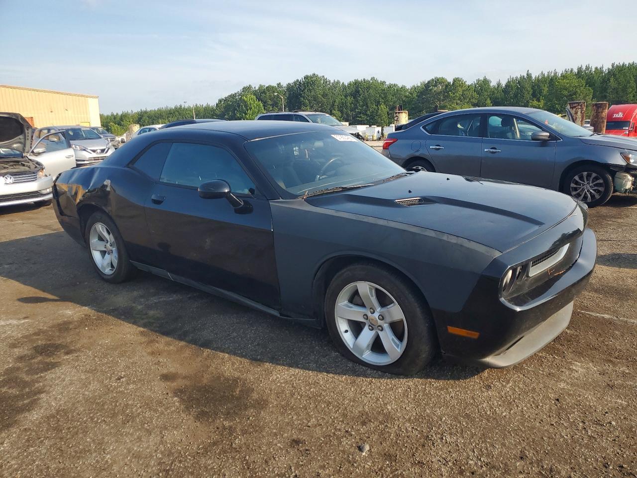 2014 Dodge Challenger Sxt - Image 4