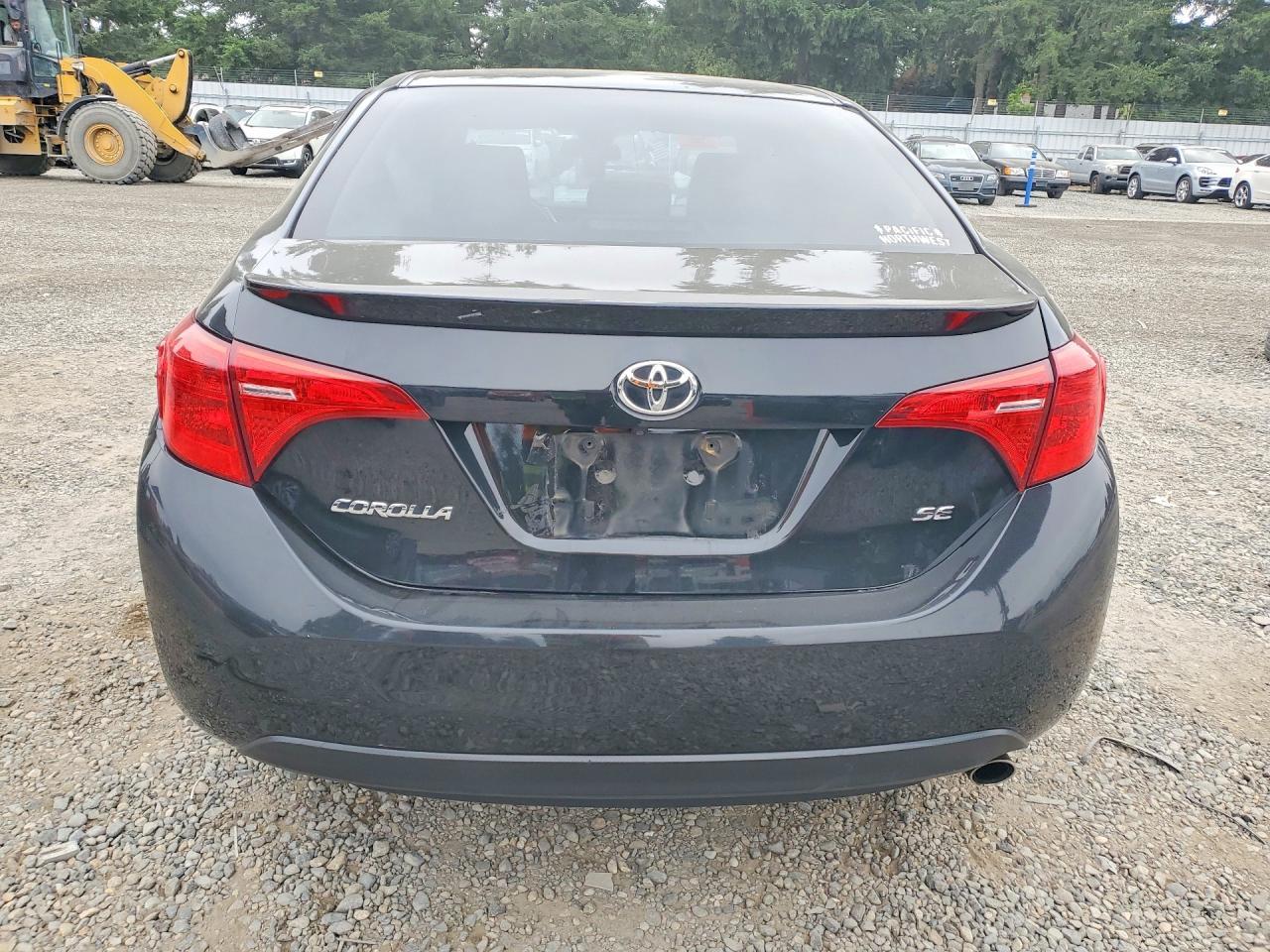 2017 Toyota Corolla Se - Image 6