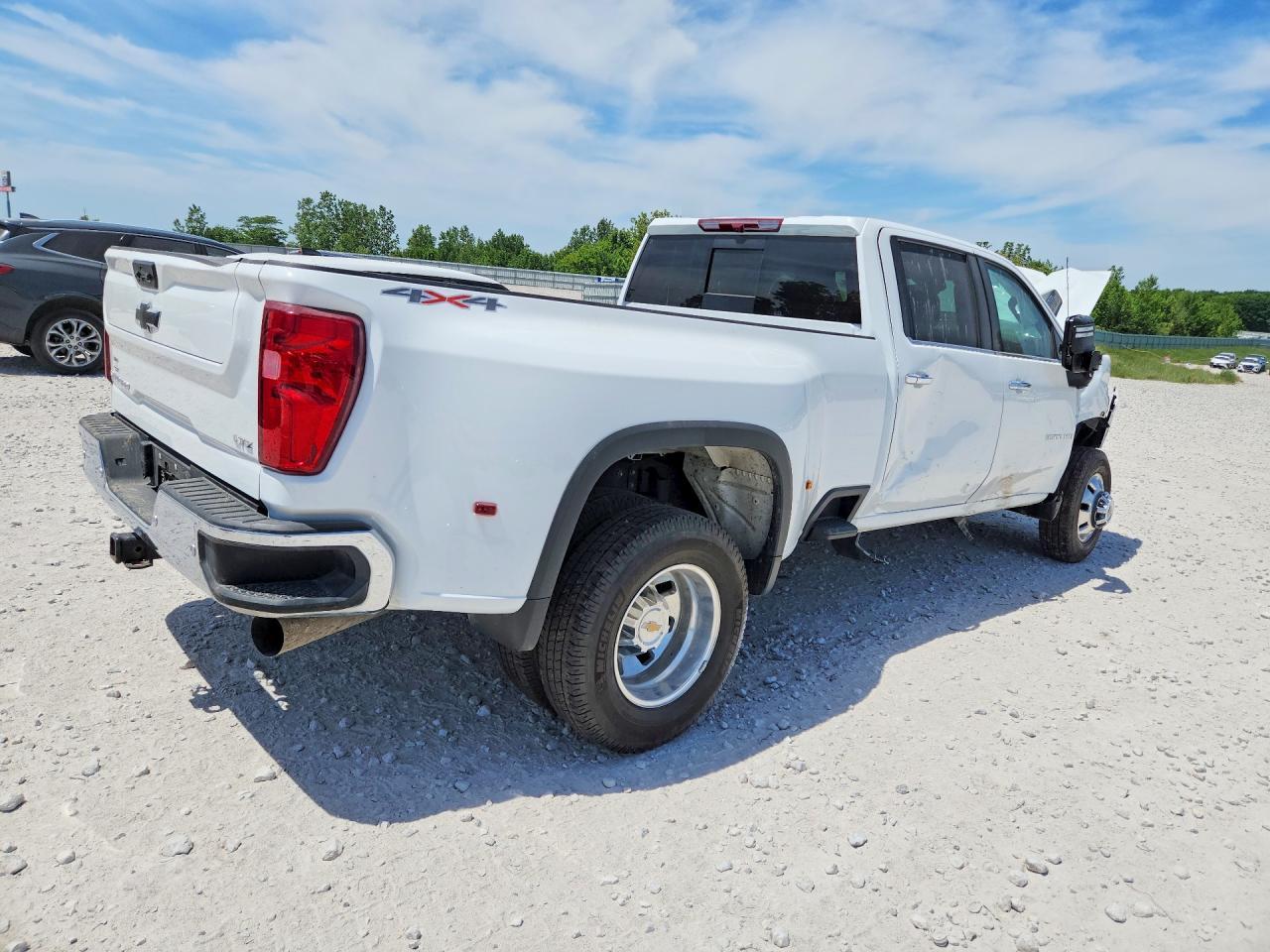 2024 Chevrolet Silverado K3500 Ltz - Фото 3