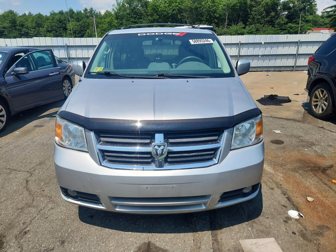 2010 Dodge Grand Caravan Sxt - Image 5
