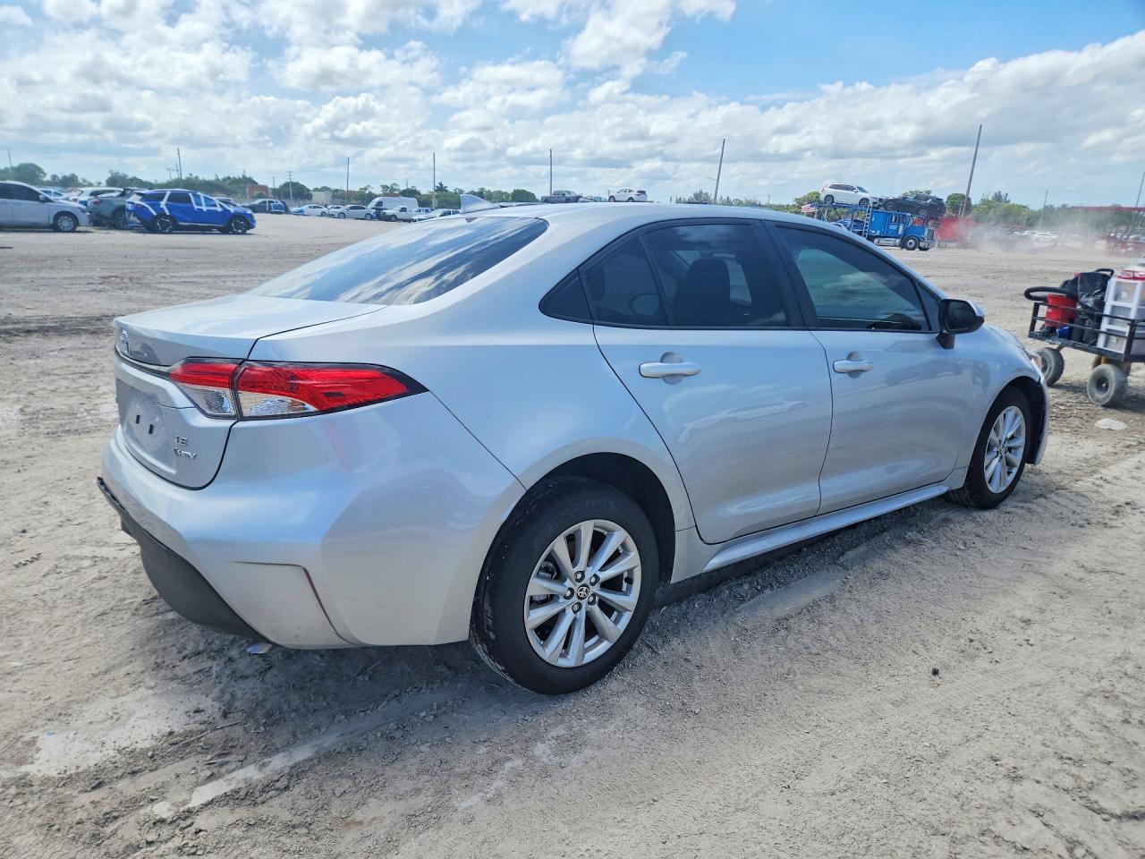2026 Toyota Corolla Hybrid Le - Фото 3