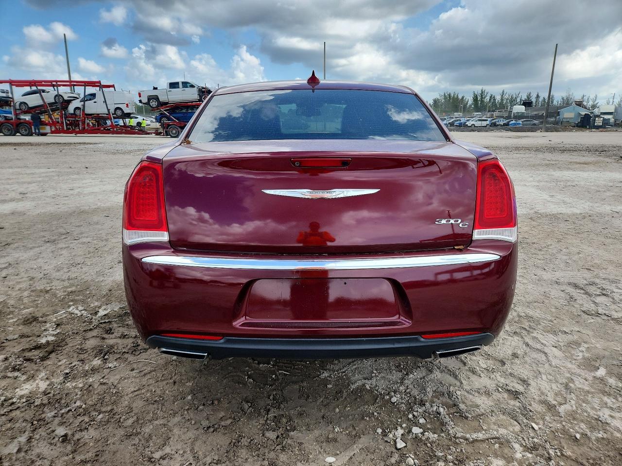 2016 Chrysler 300C - Фото 6