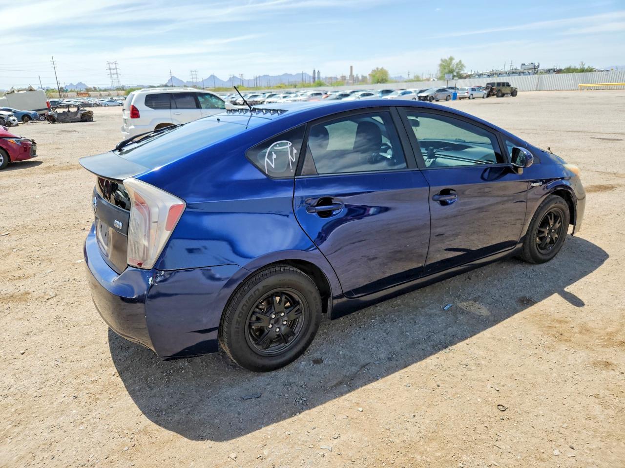 2012 Toyota Prius Two - Фото 3
