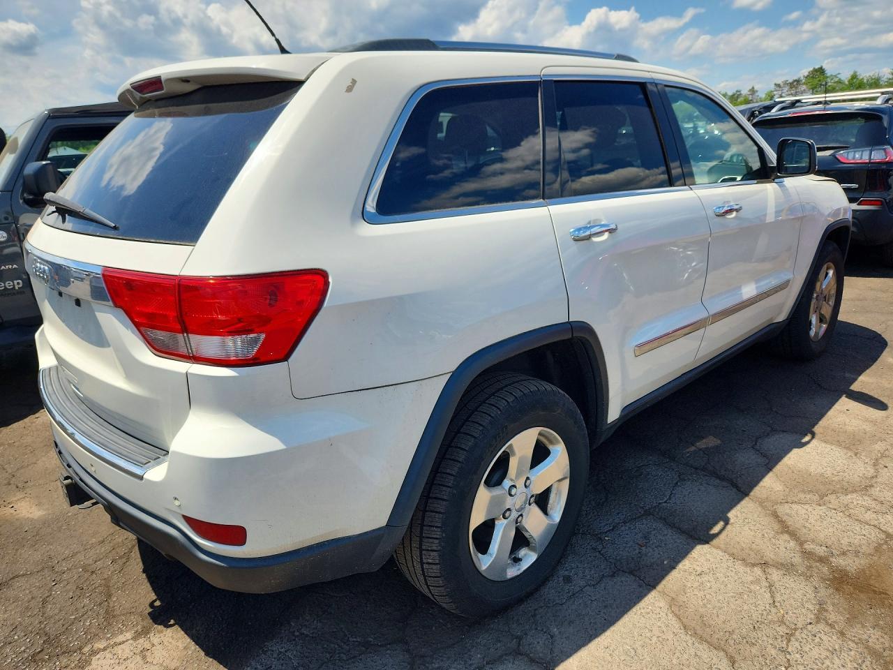 2013 Jeep Grand Cherokee - Image 3