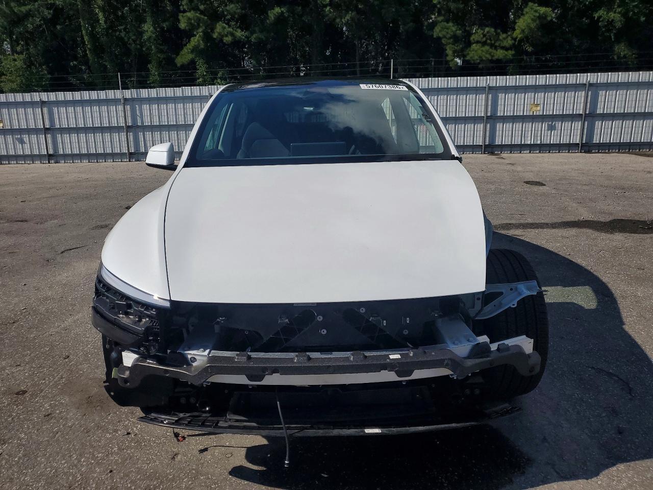 2026 Tesla Model Y - Фото 5