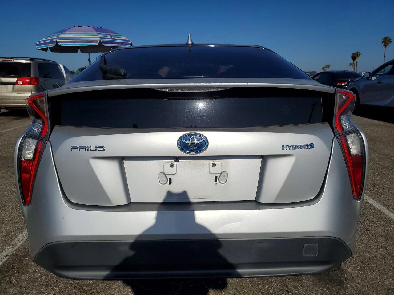 2017 Toyota Prius Two - Фото 6