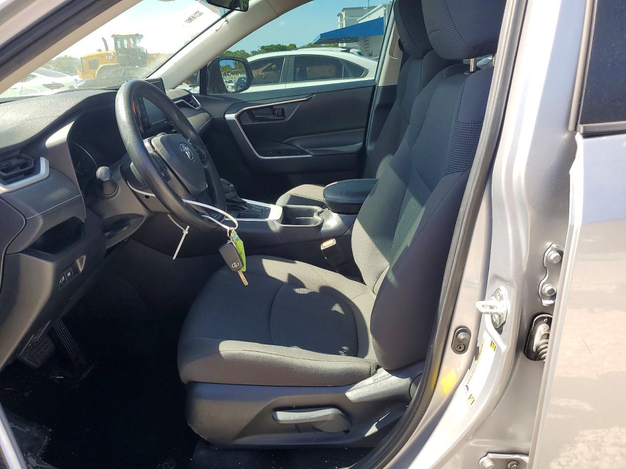 2021 Toyota Rav4 Le - Фото 7