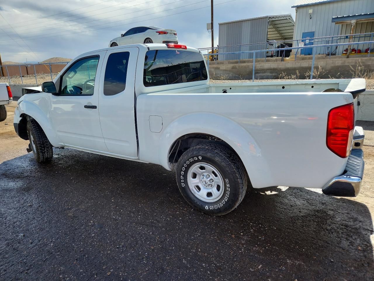 2016 Nissan Frontier S - Image 2