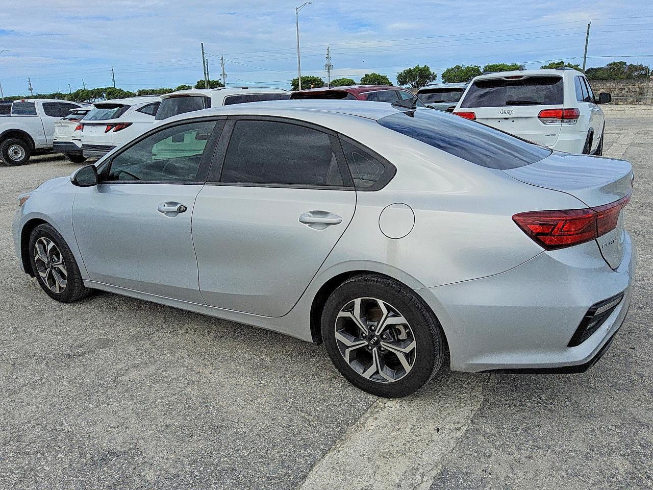 2019 Kia Forte Lxs - Фото 2