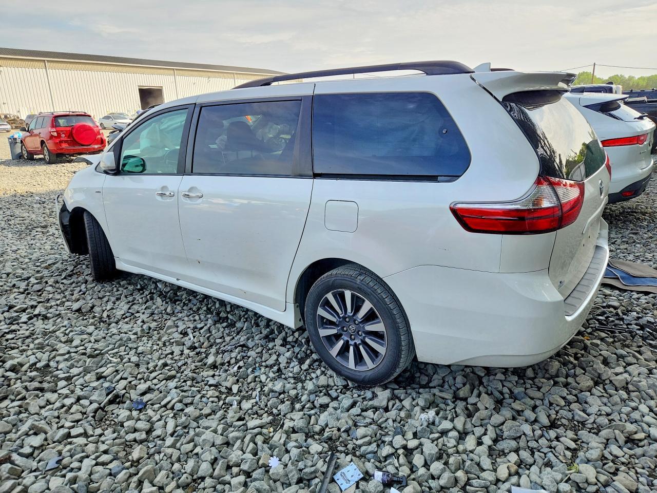 2019 Toyota Sienna Xle 7-Passenger - Фото 2