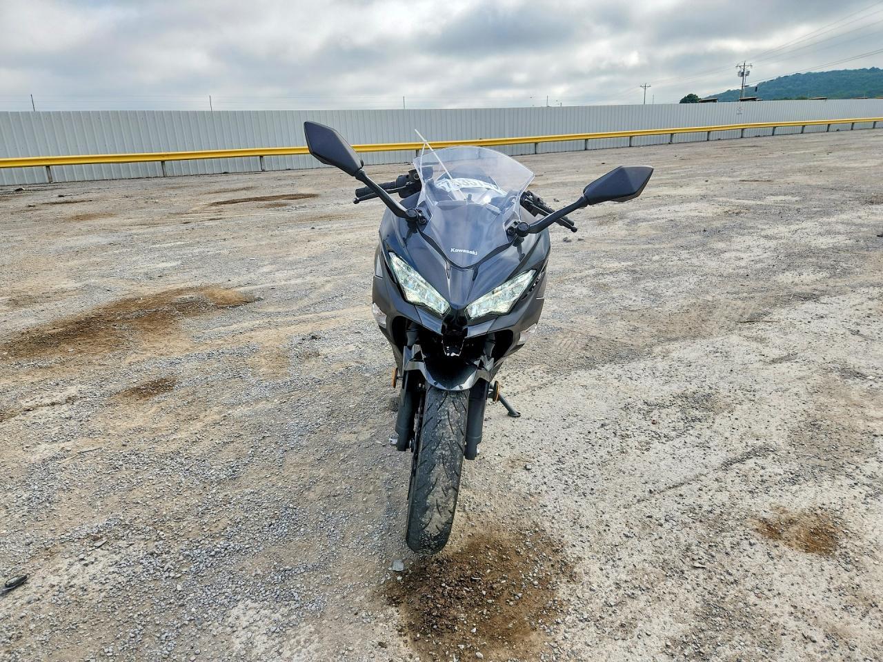 2022 Kawasaki Ex400 - Фото 2