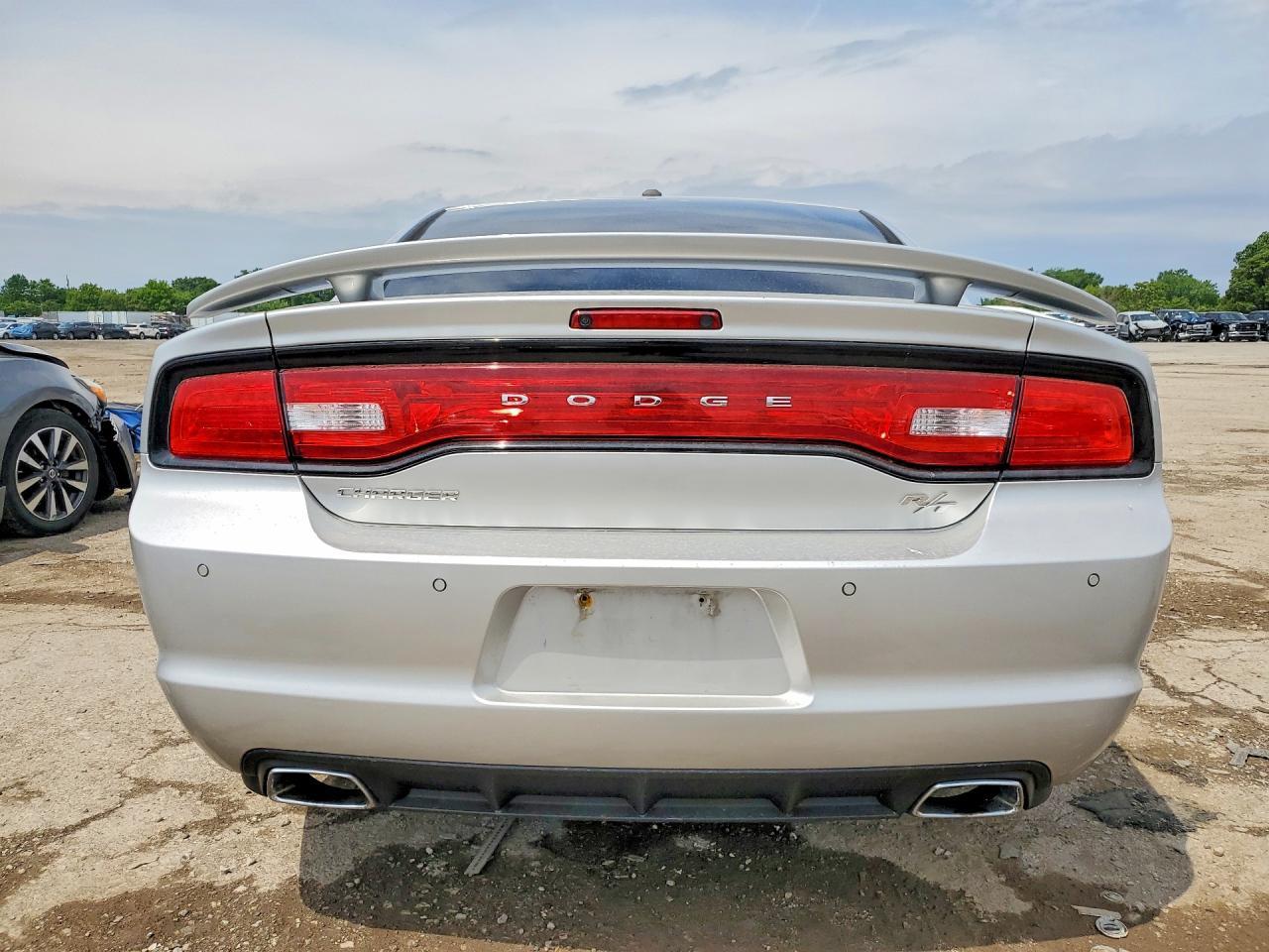 2012 Dodge Charger R - Image 6