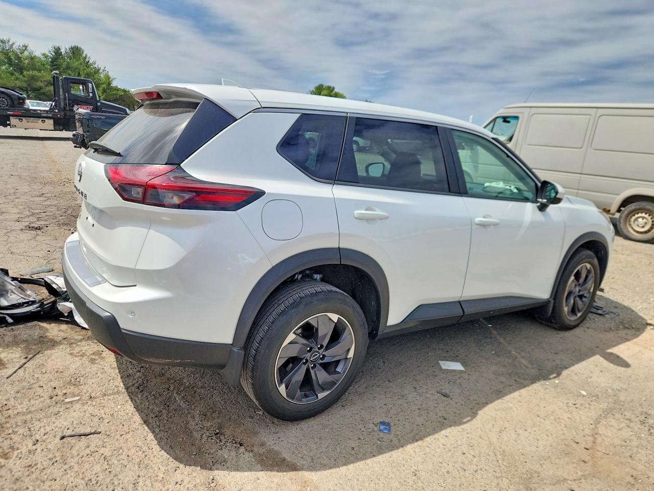 2025 Nissan Rogue Sv - Image 3