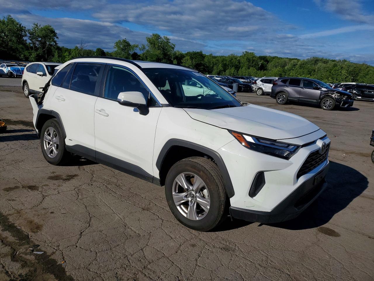 2025 Toyota Rav4 Hybrid Xle - Image 4