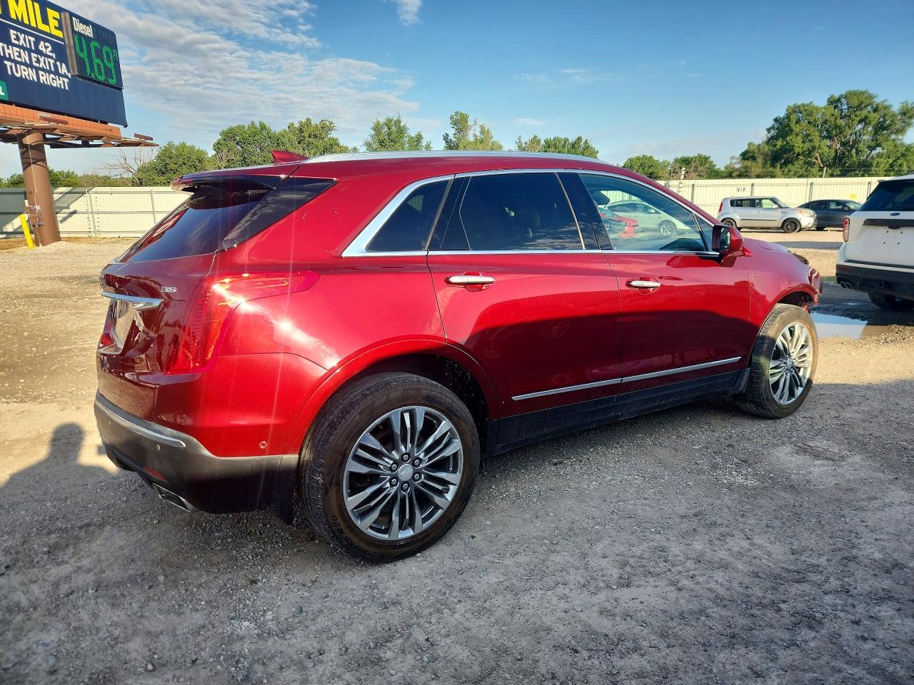 2017 Cadillac Xt5 Premium Luxury - Image 3