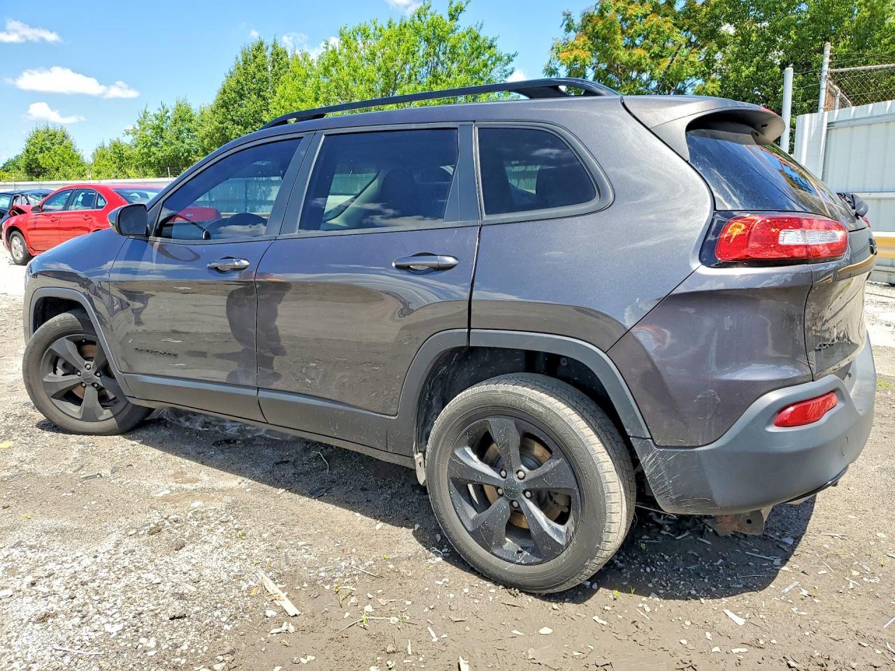 2015 Jeep Cherokee Latitude - Фото 2