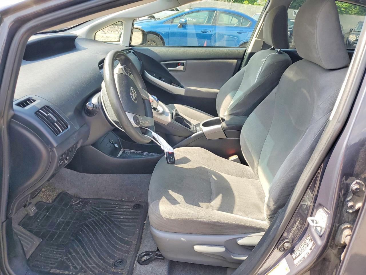 2015 Toyota Prius Three - Image 7