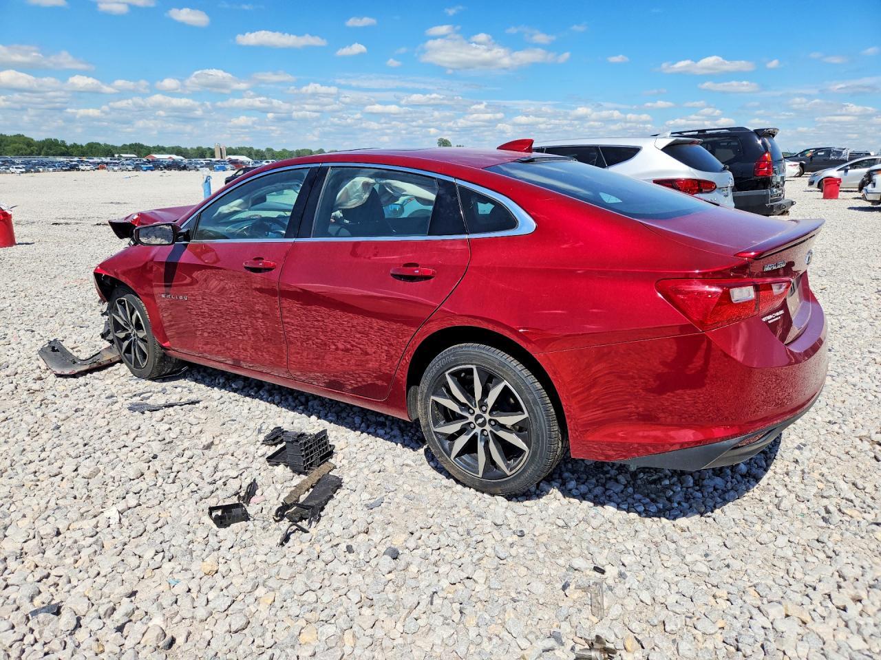 2017 Chevrolet Malibu Lt - Image 2