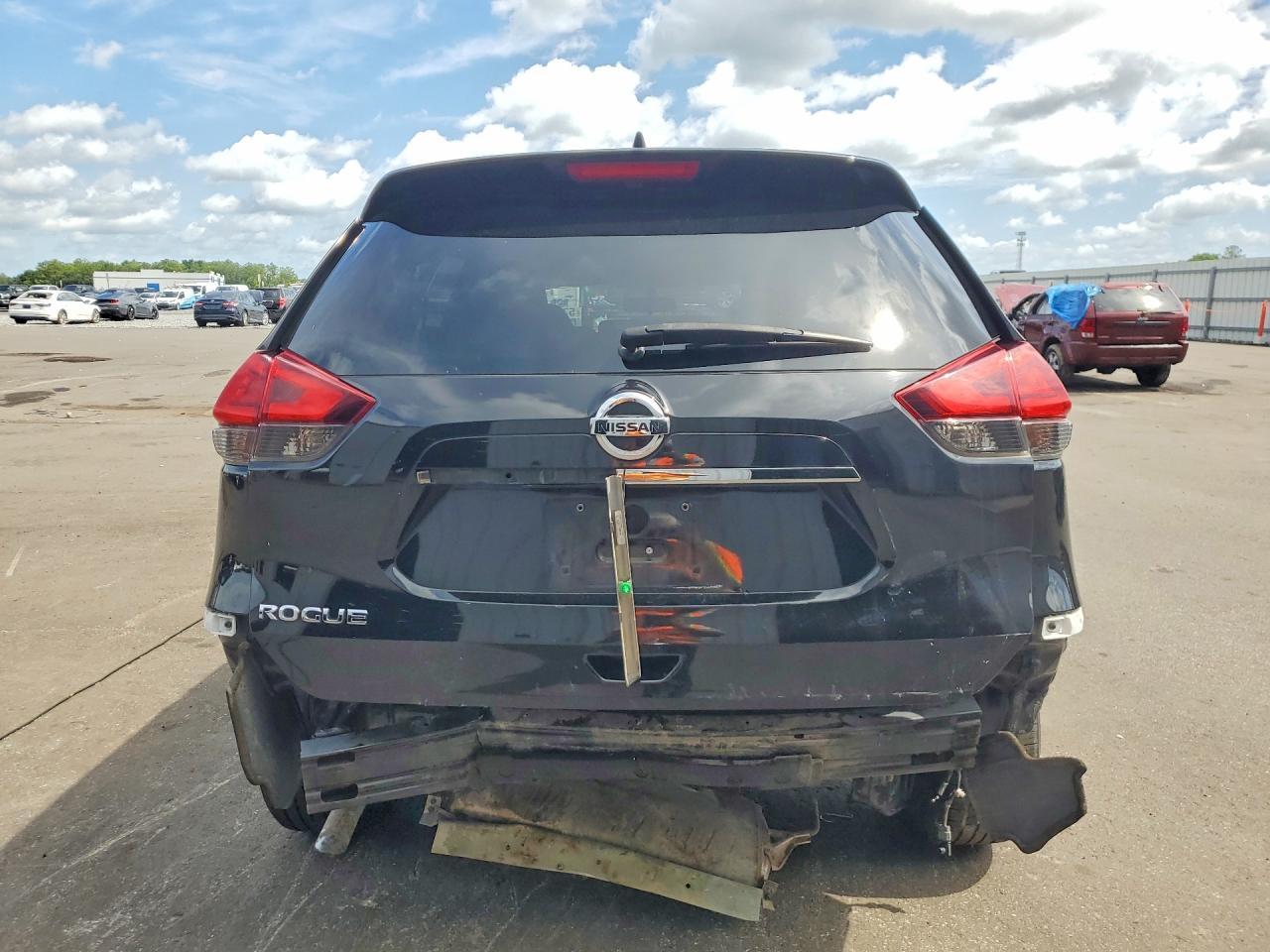 2017 Nissan Rogue S - Image 6