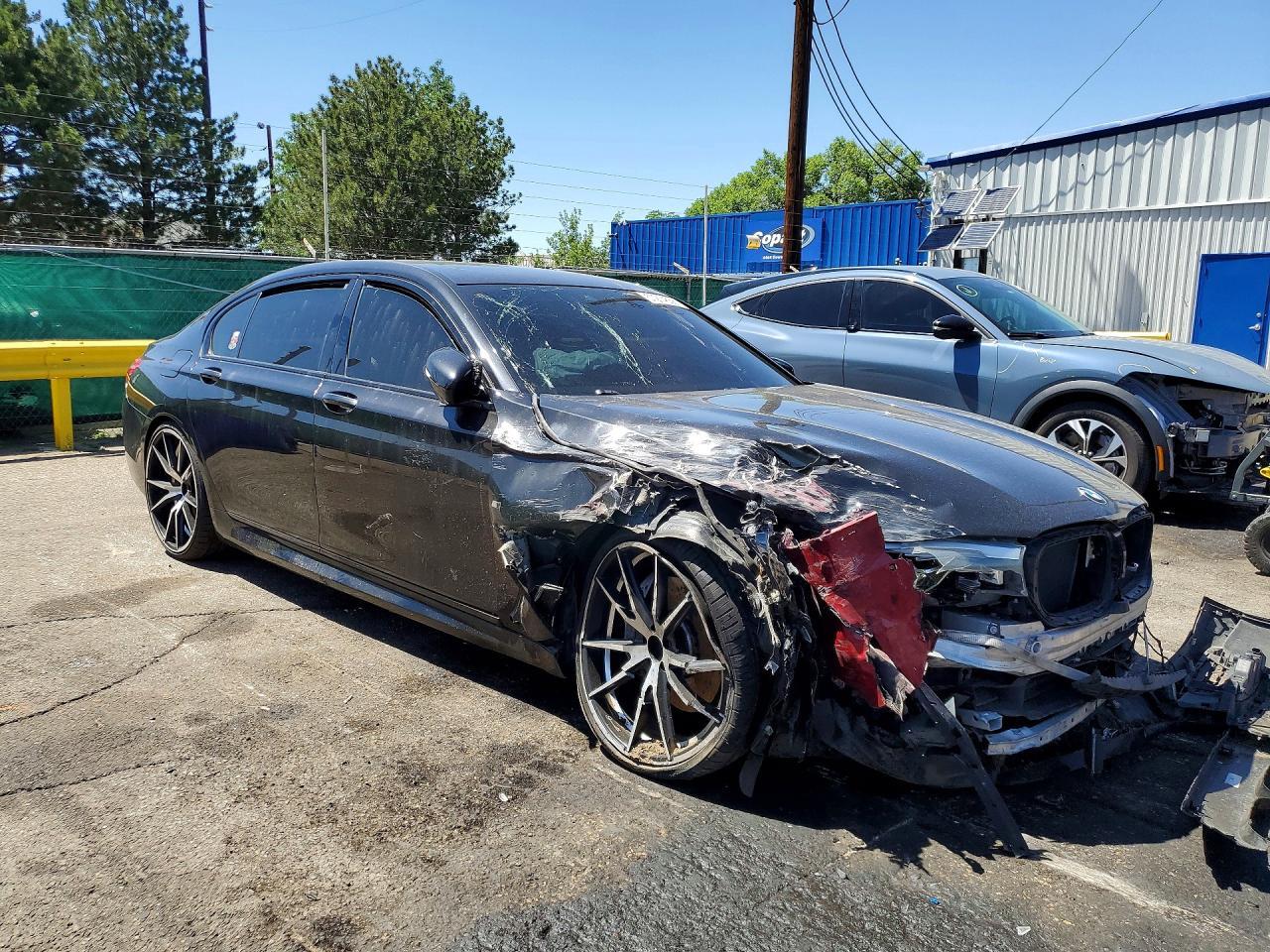 2016 BMW 750 Xi - Фото 4