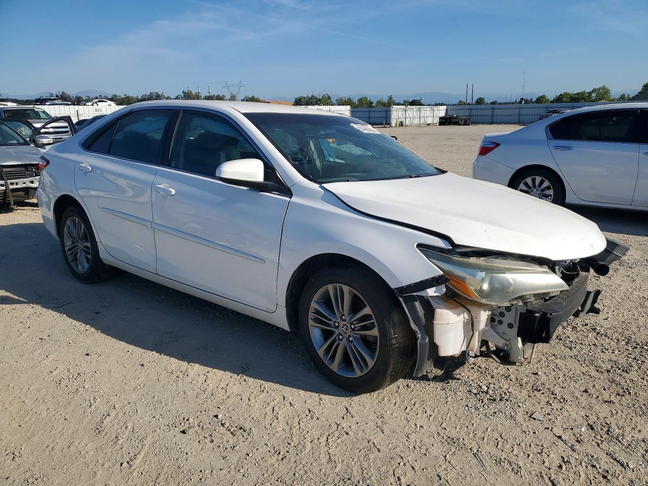 2015 Toyota Camry Se - Фото 4