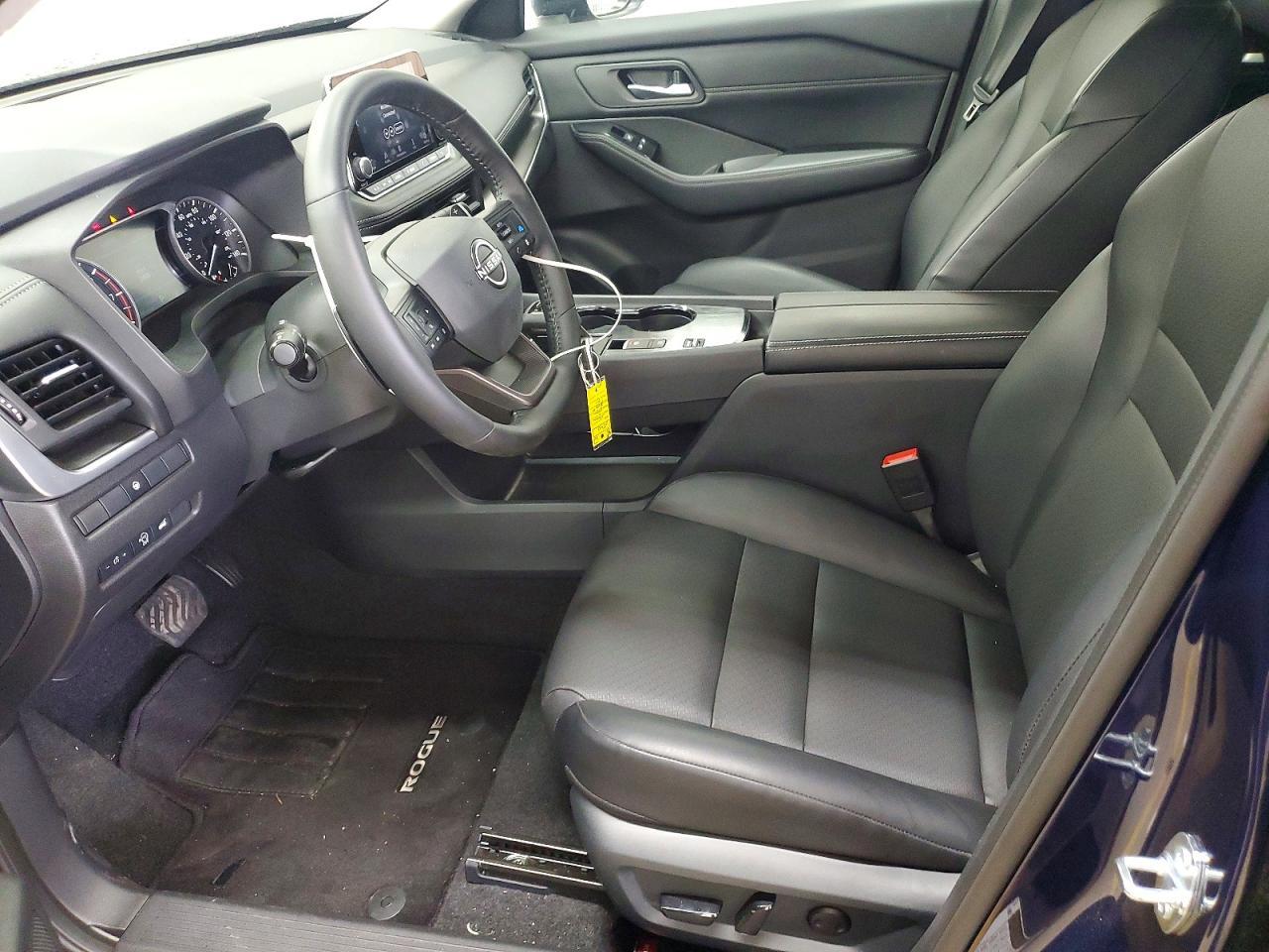 2025 Nissan Rogue - Image 7