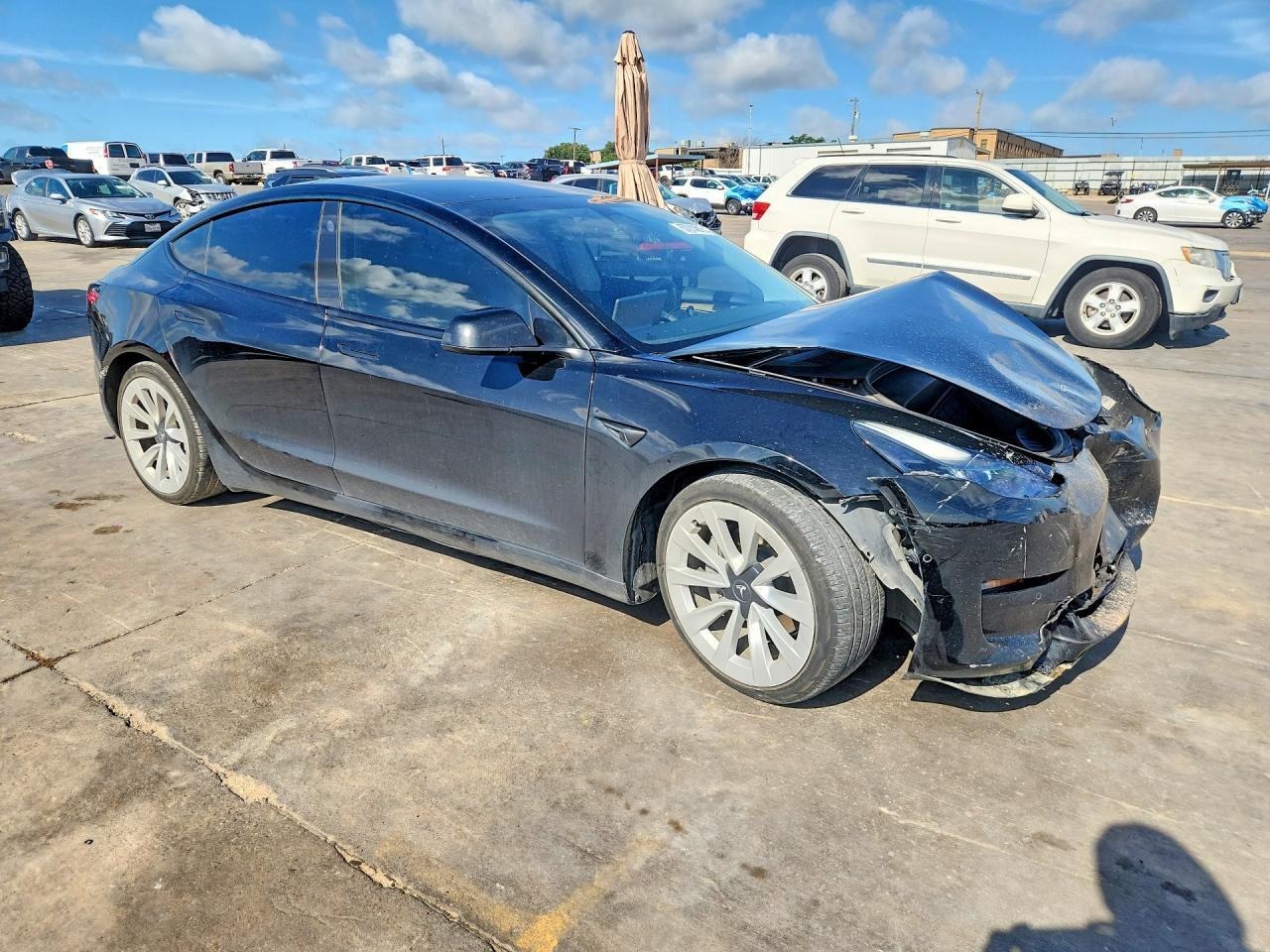 2022 Tesla Model 3 - Image 4