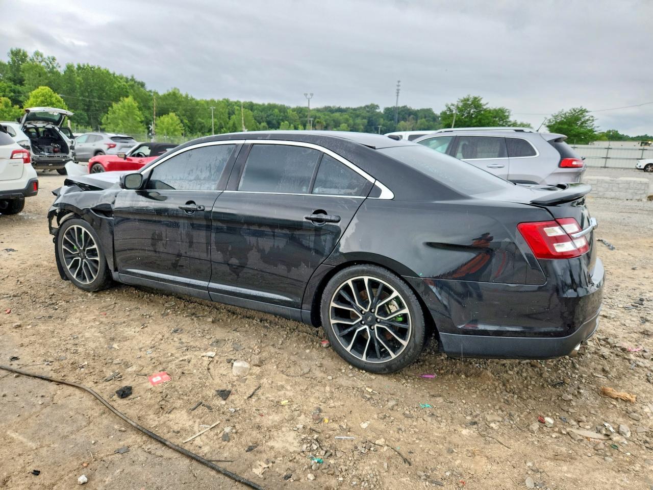 2015 Ford Taurus Sho - Image 2