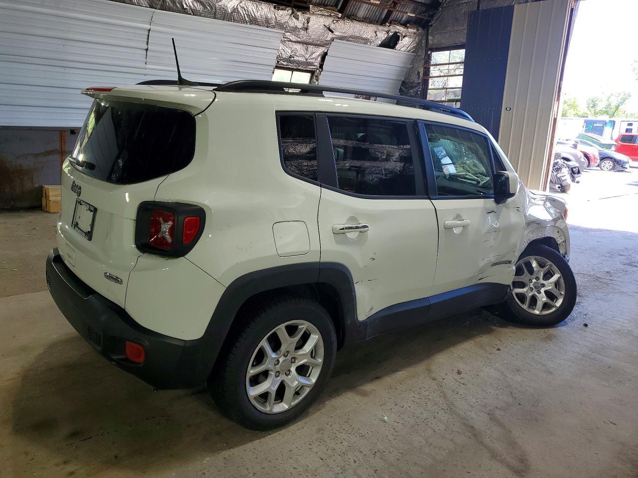 2018 Jeep Renegade Latitude - Image 3