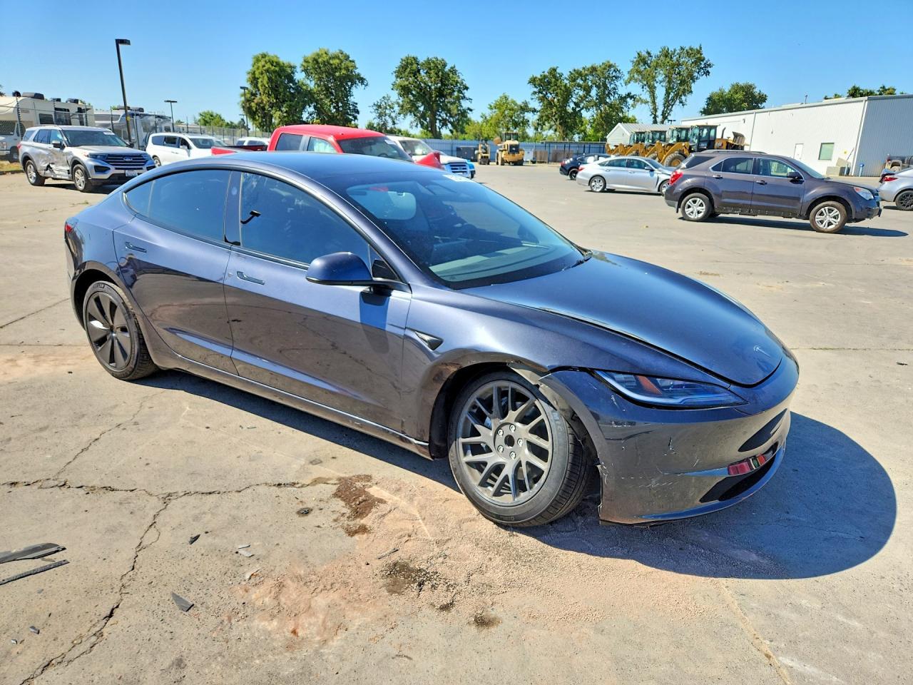 2025 Tesla Model 3 - Фото 4