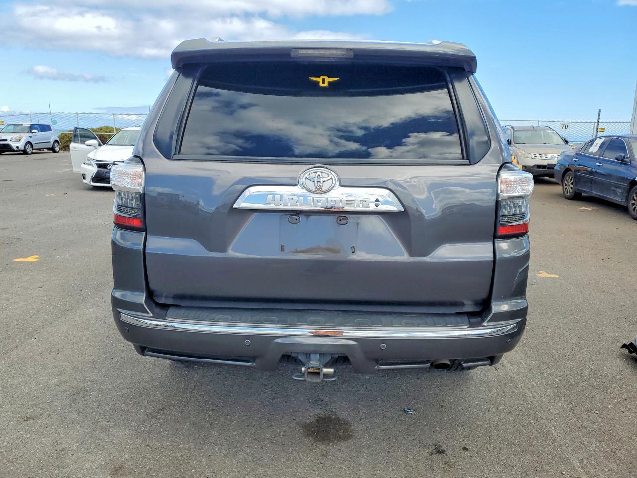 2017 Toyota 4Runner Sr5 - Image 6