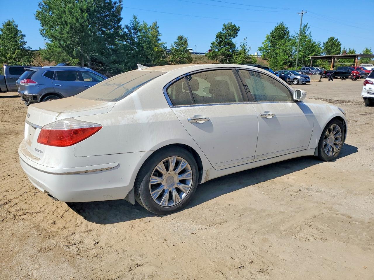 2011 Hyundai Genesis 3.8L - Фото 3