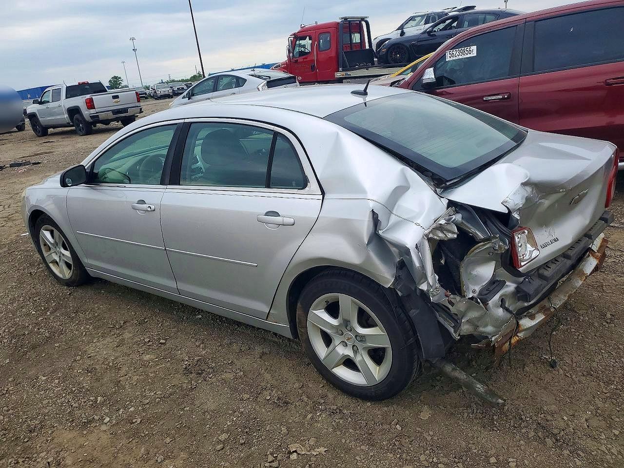 2010 Chevrolet Malibu Ls - Фото 2