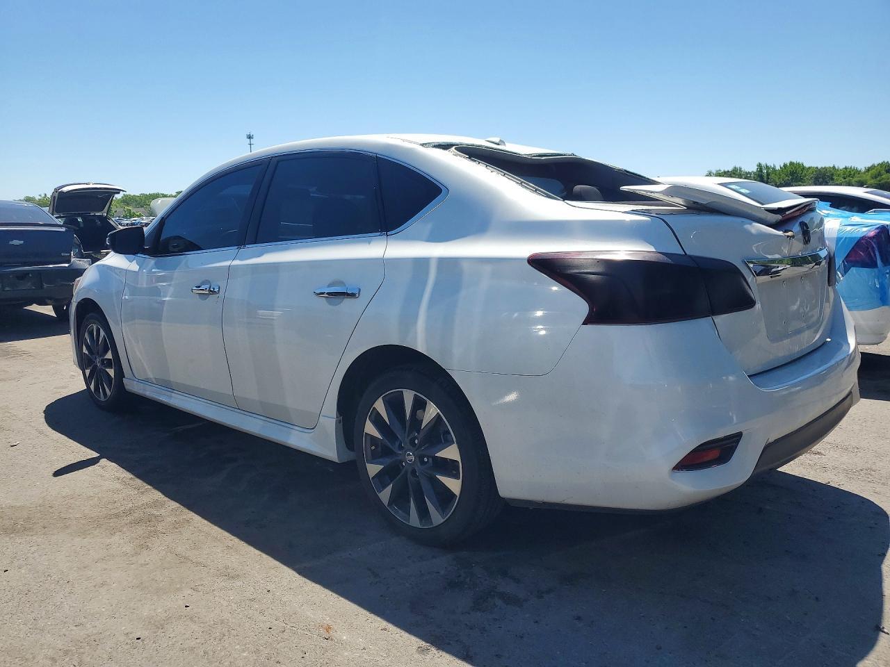 2017 Nissan Sentra Sr - Фото 2