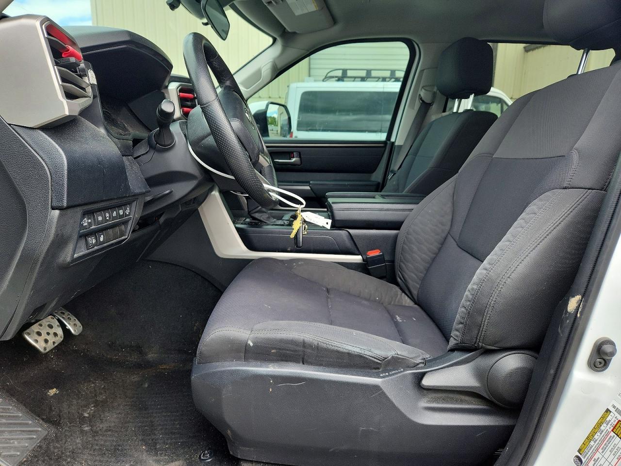 2022 Toyota Tundra Crewmax - Image 7